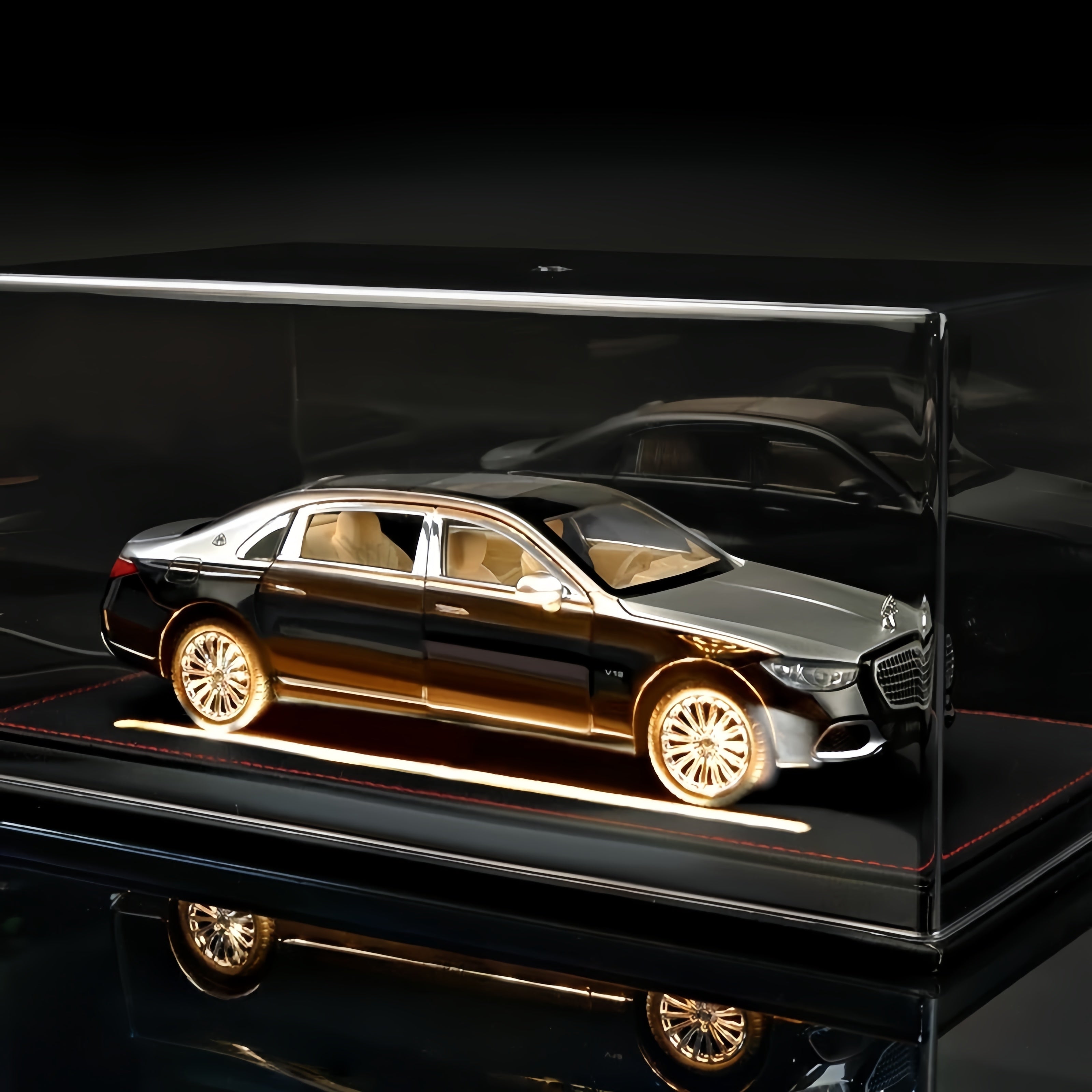 Mercedes-Maybach S680 (Z10) 1:24 Diecast Model - Two-Tone Navy/Silver, Opening Doors, Detailed Rear Console with Refrigerator & Maybach Multi-Spoke Wheels