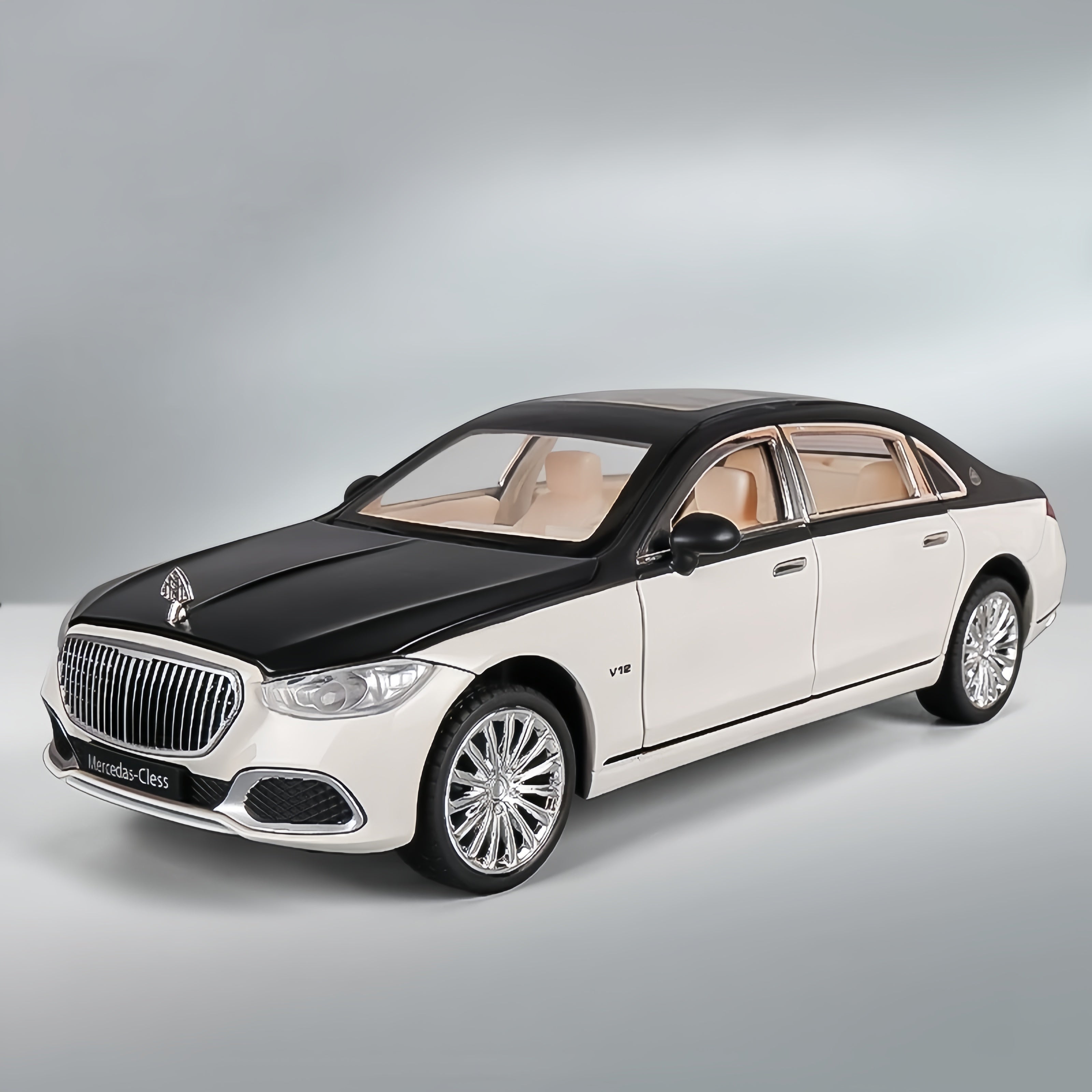 Mercedes-Maybach S680 (Z10) 1:24 Diecast Model - Two-Tone Navy/Silver, Opening Doors, Detailed Rear Console with Refrigerator & Maybach Multi-Spoke Wheels