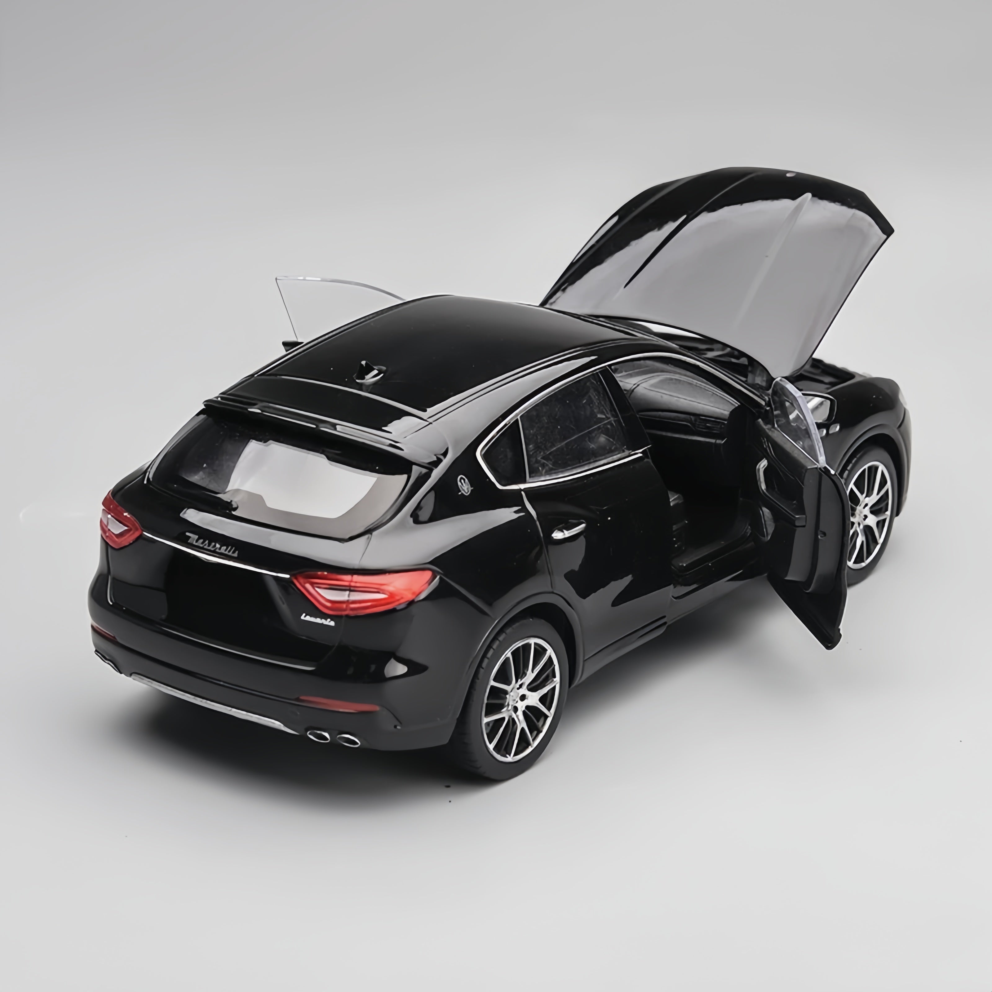 Maserati Levante 1:24 Alloy Replica - Italian Luxury SUV with Functional Details & Handcrafted Cabin